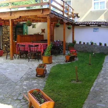 Hotel Todorini Kashti 2*