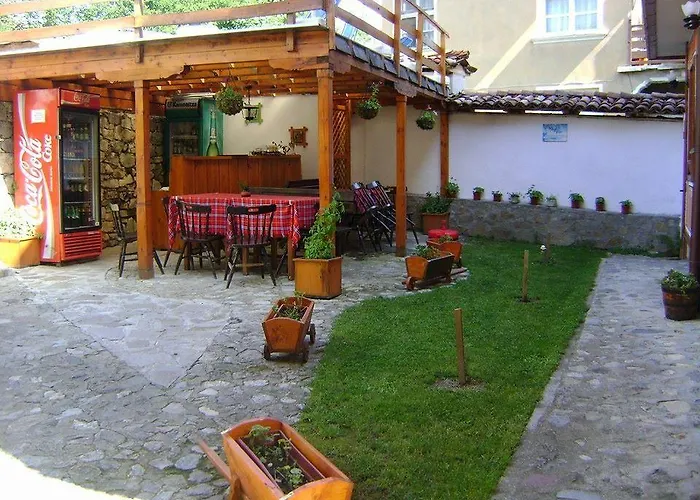 Hotel Todorini Kashti 2*